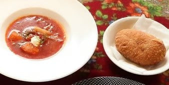 【ロシア料理 チャイカ】ピロシキ×ボルシチセット